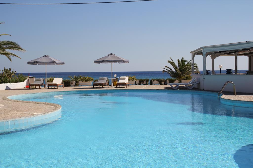 Mediterranean Hotel 卡尔帕索斯 外观 照片