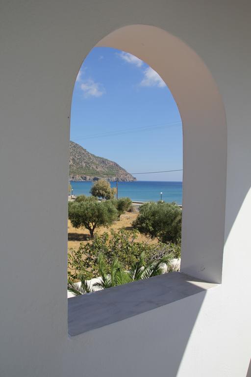 Mediterranean Hotel 卡尔帕索斯 外观 照片