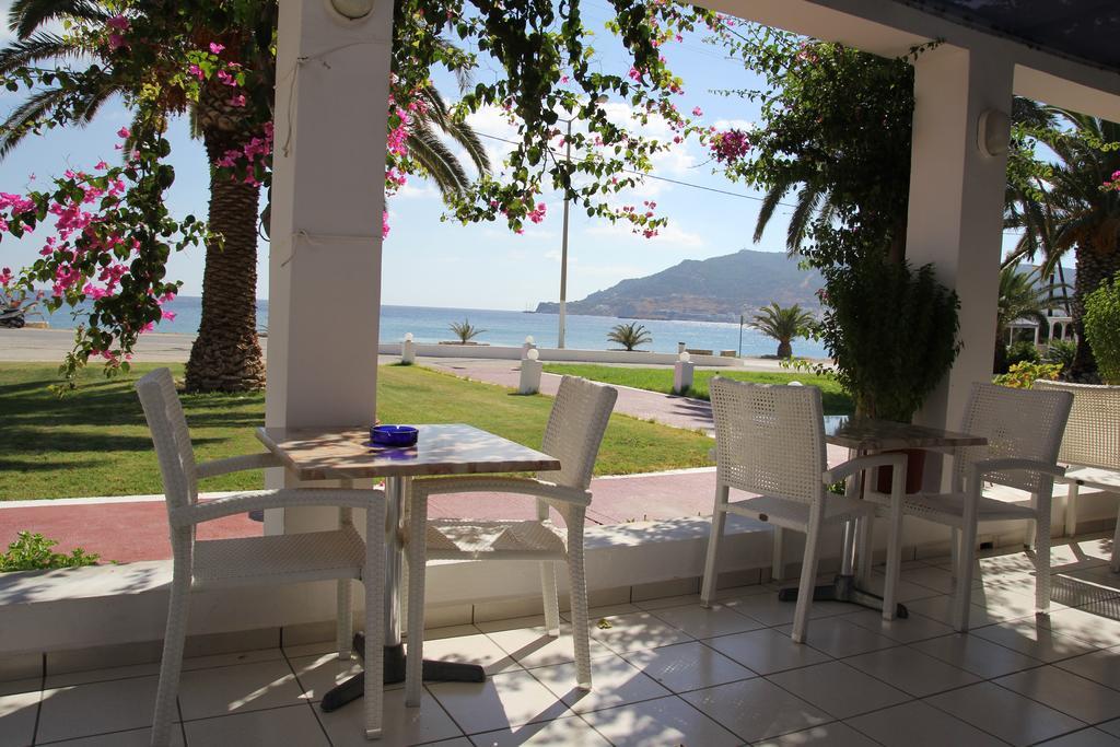 Mediterranean Hotel 卡尔帕索斯 外观 照片