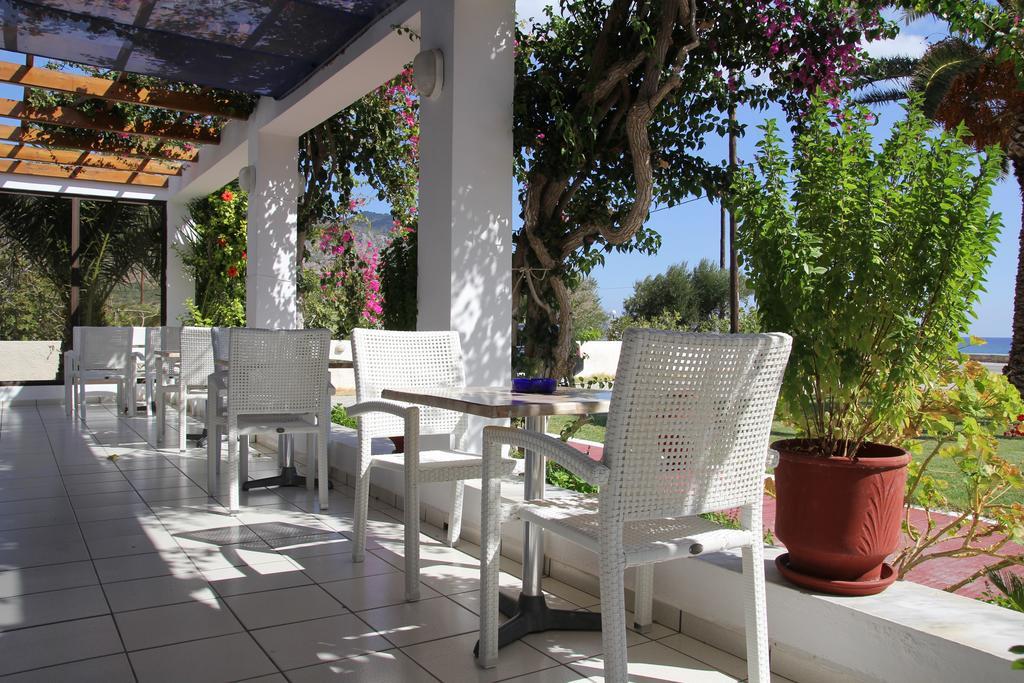 Mediterranean Hotel 卡尔帕索斯 外观 照片