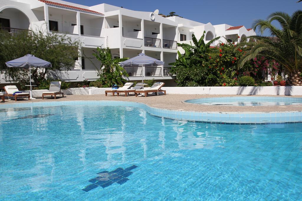 Mediterranean Hotel 卡尔帕索斯 外观 照片
