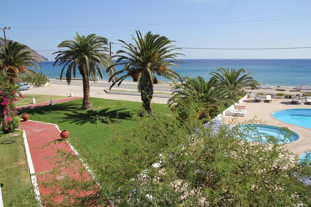 Mediterranean Hotel 卡尔帕索斯 外观 照片