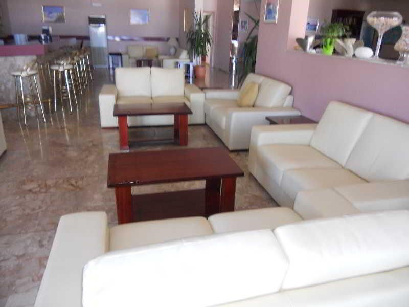 Mediterranean Hotel 卡尔帕索斯 外观 照片